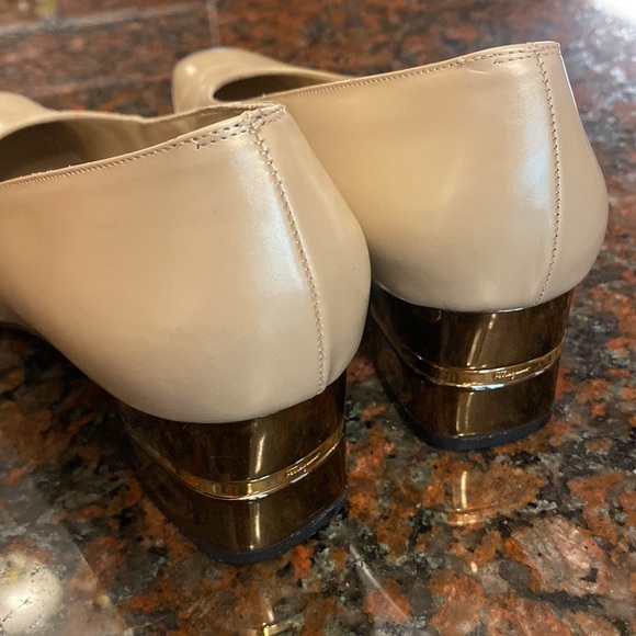 Ferragamo Pumps - Picture 4 of 8